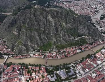 amasyanin-asirlara-meydan-okuyan-tas-kopruleri-VINLk2vZ.jpg