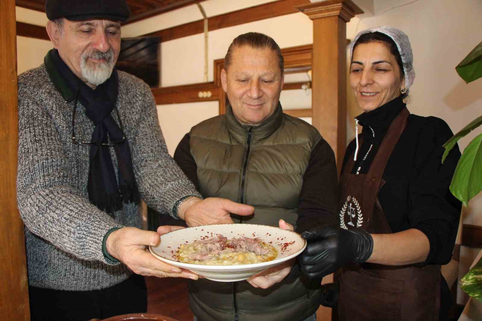 Amasya’nın tescilli lezzeti ’taş fırın keşkeği’: Pişmesi 12 saat sürüyor 6 amasyanin tescilli lezzeti tas firin keskegi pismesi 12 saat suruyor 2 1NaWbFVB