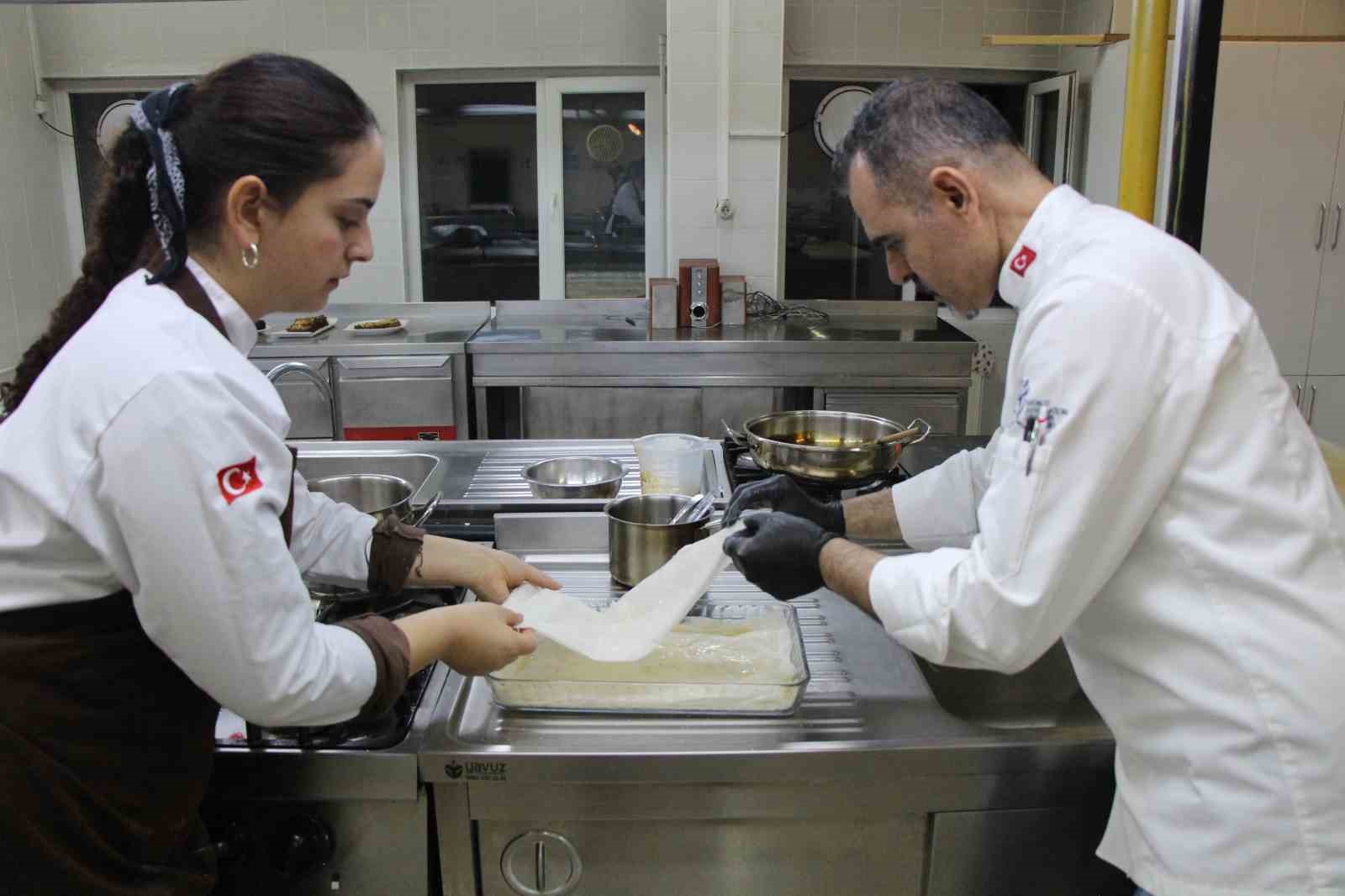 amasyanin yeni lezzeti elmali baklava 6 9GCAAEaH