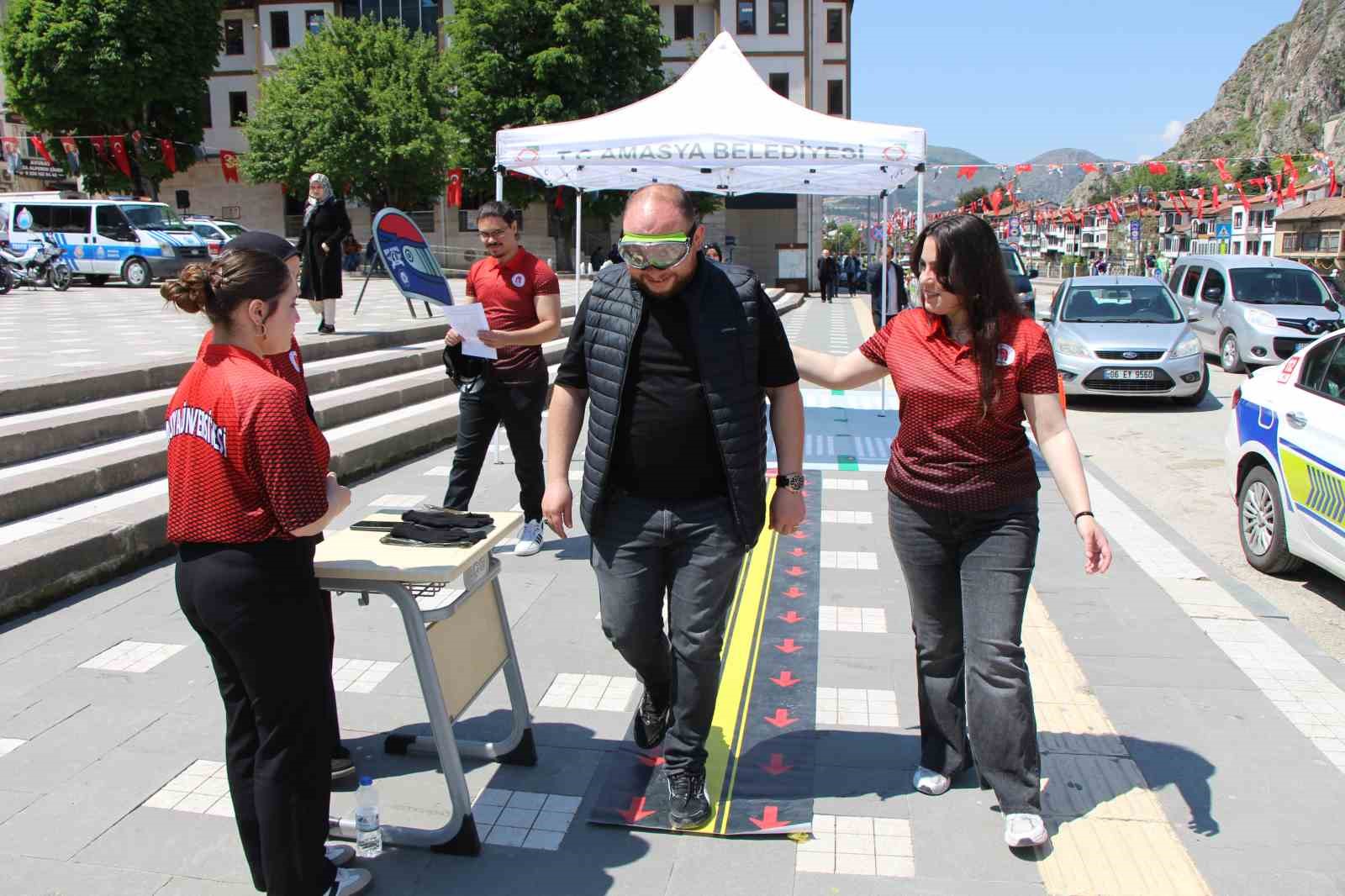 amasyaya gelen sasiriyor korna sesi yok yollarda oncelik yayalarin 4 P3ORduRO