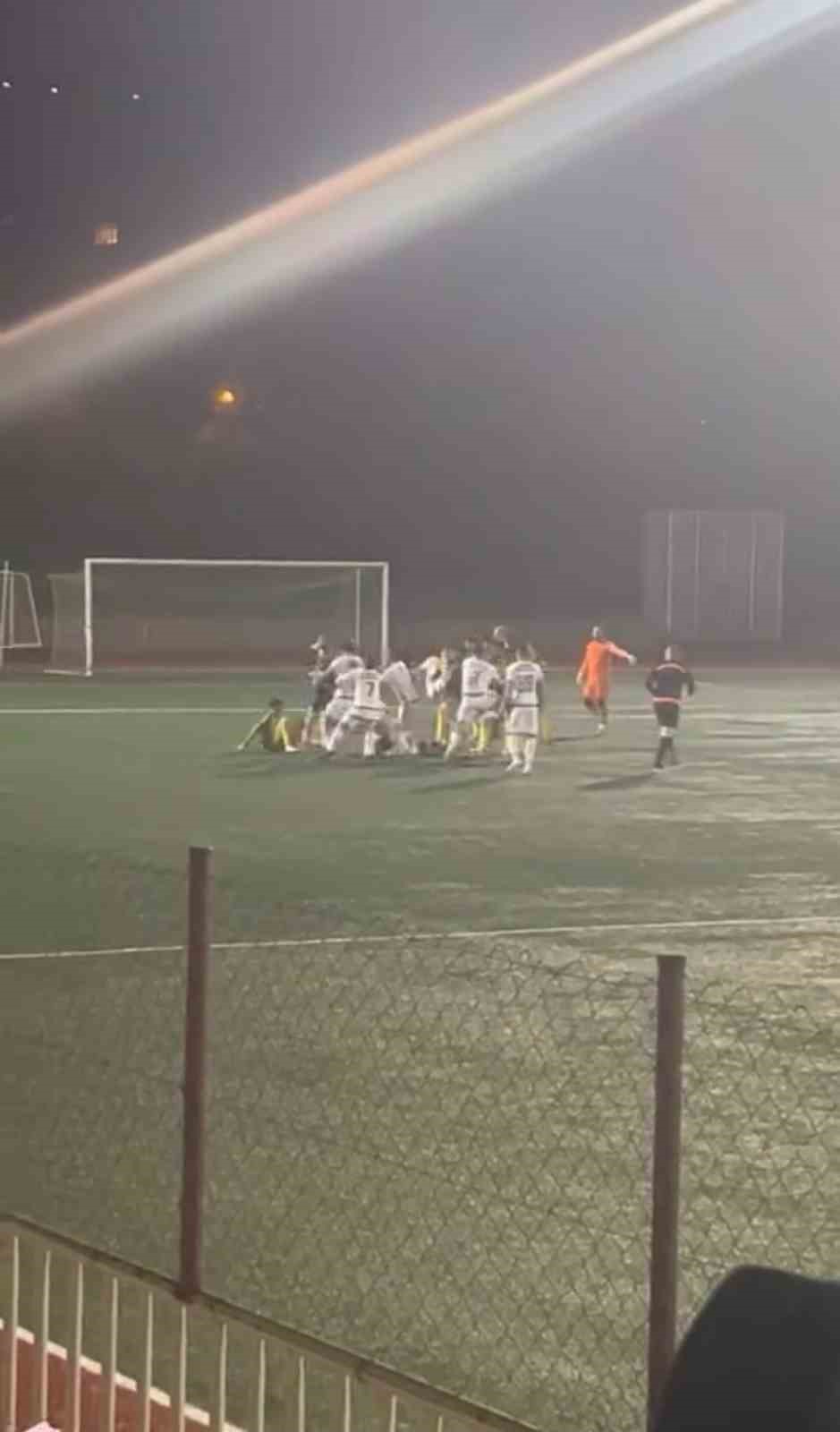 amator macta futbolcular tekme tokat birbirine girdi 0
