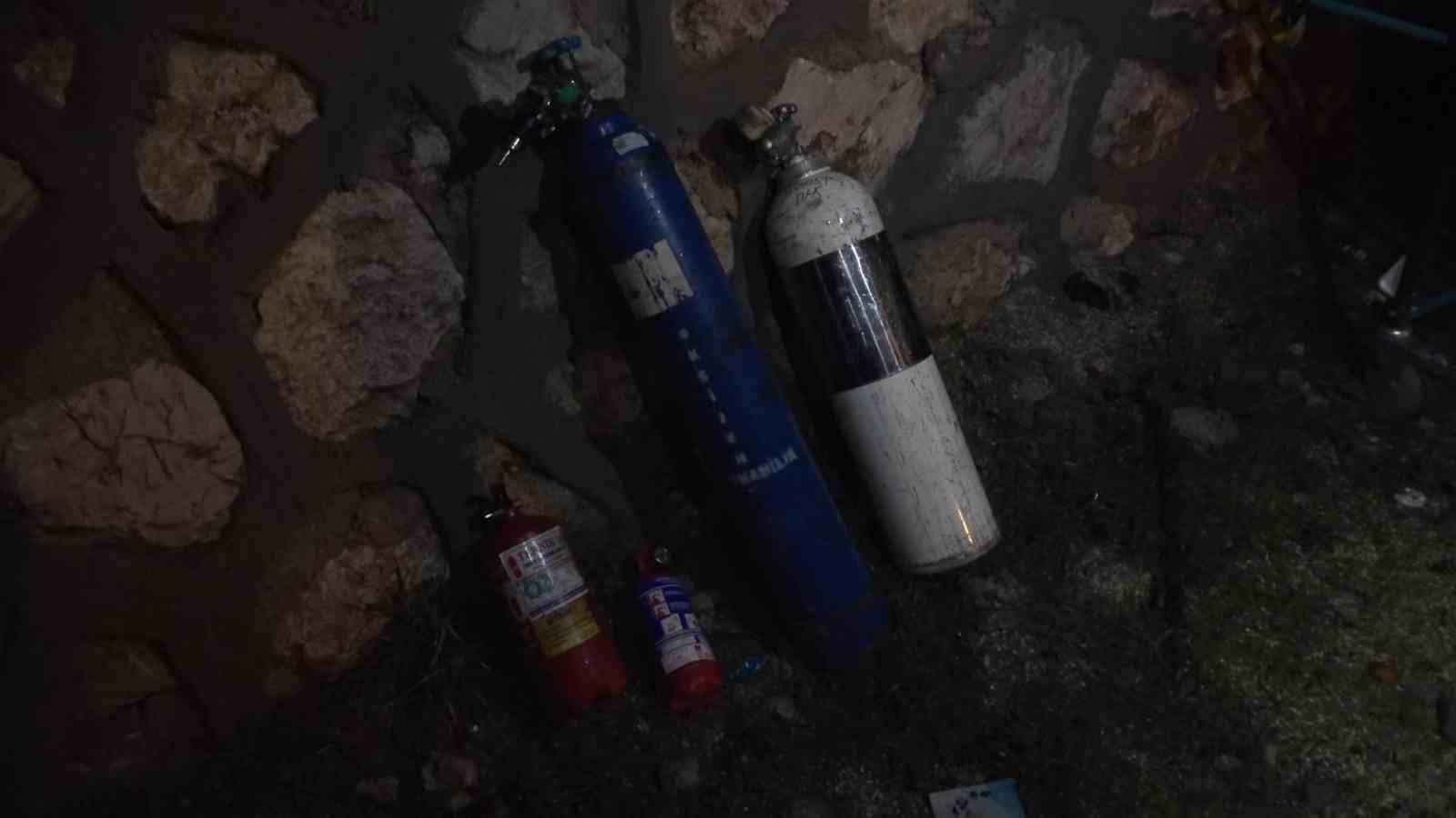ambulans alev aldi kahraman sofor hasta ve yakinlarini kurtardi oksijen tuplerinin patlamasini onledi 6
