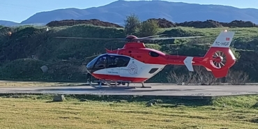 ambulans-helikopter-kalp-krizi-geciren-hasta-icin-havalandi-x7JeZLIr.jpg