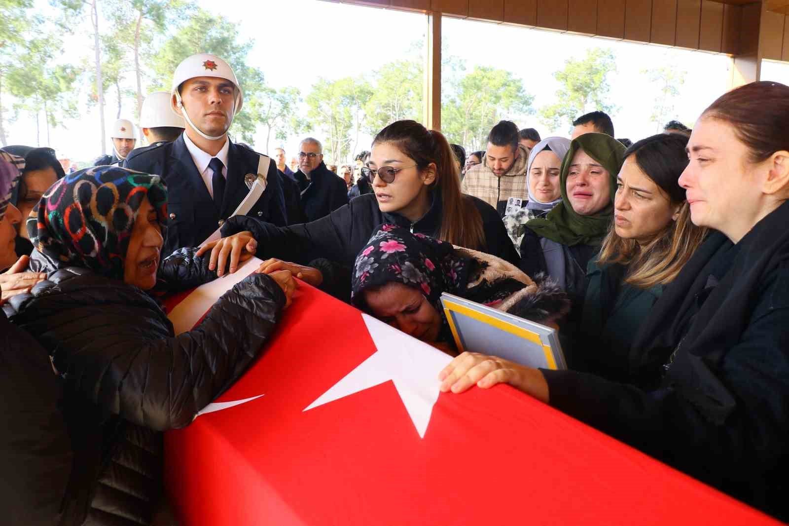 ambulans helikopter kazasinda hayatini kaybeden saglik calisani attnin esinden sehitlik talebi 2 5iLk2MVY