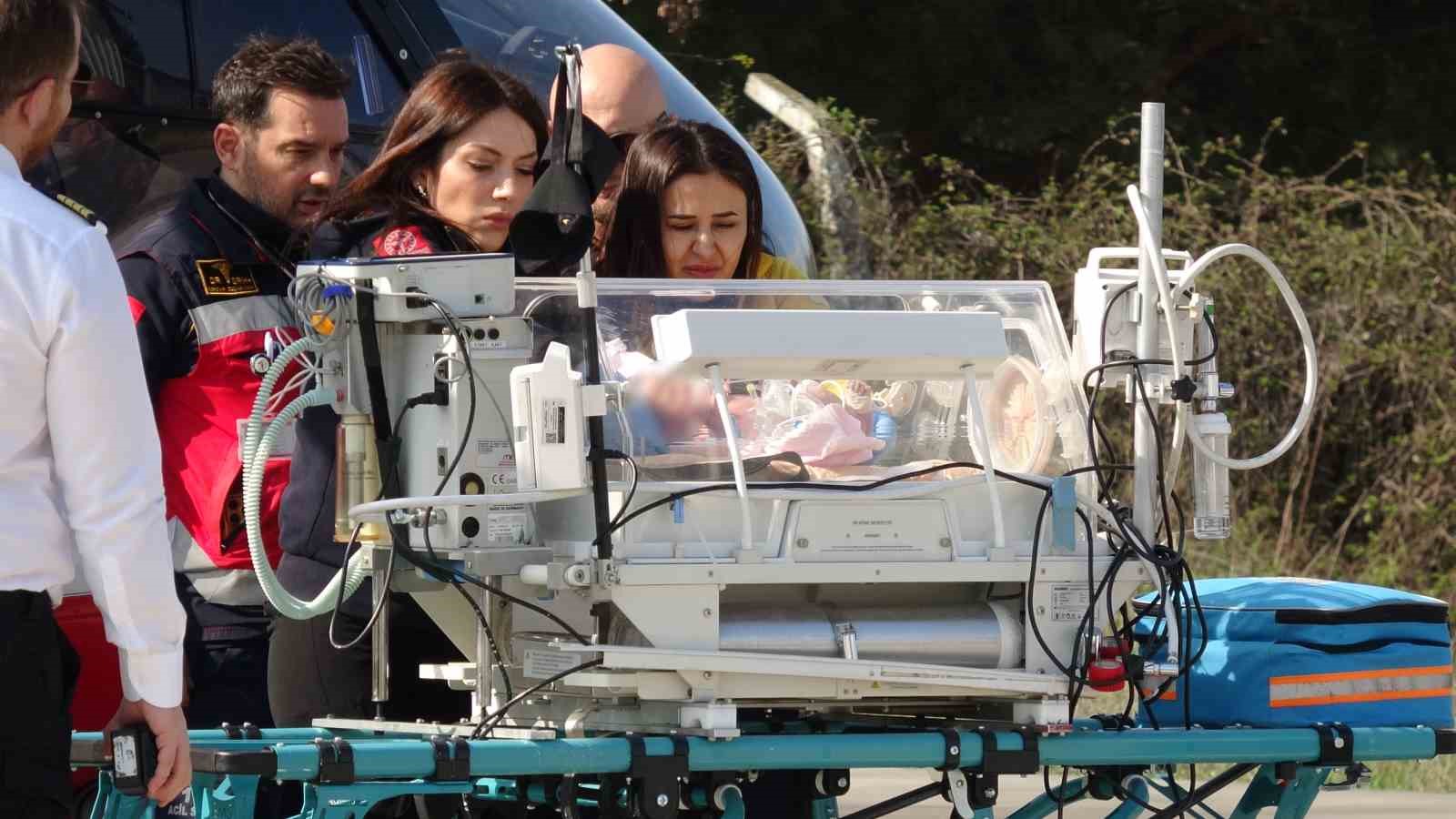 ambulans helikopter yeni dogan bebek icin zamanla yaristi 1 NMfDIRe2