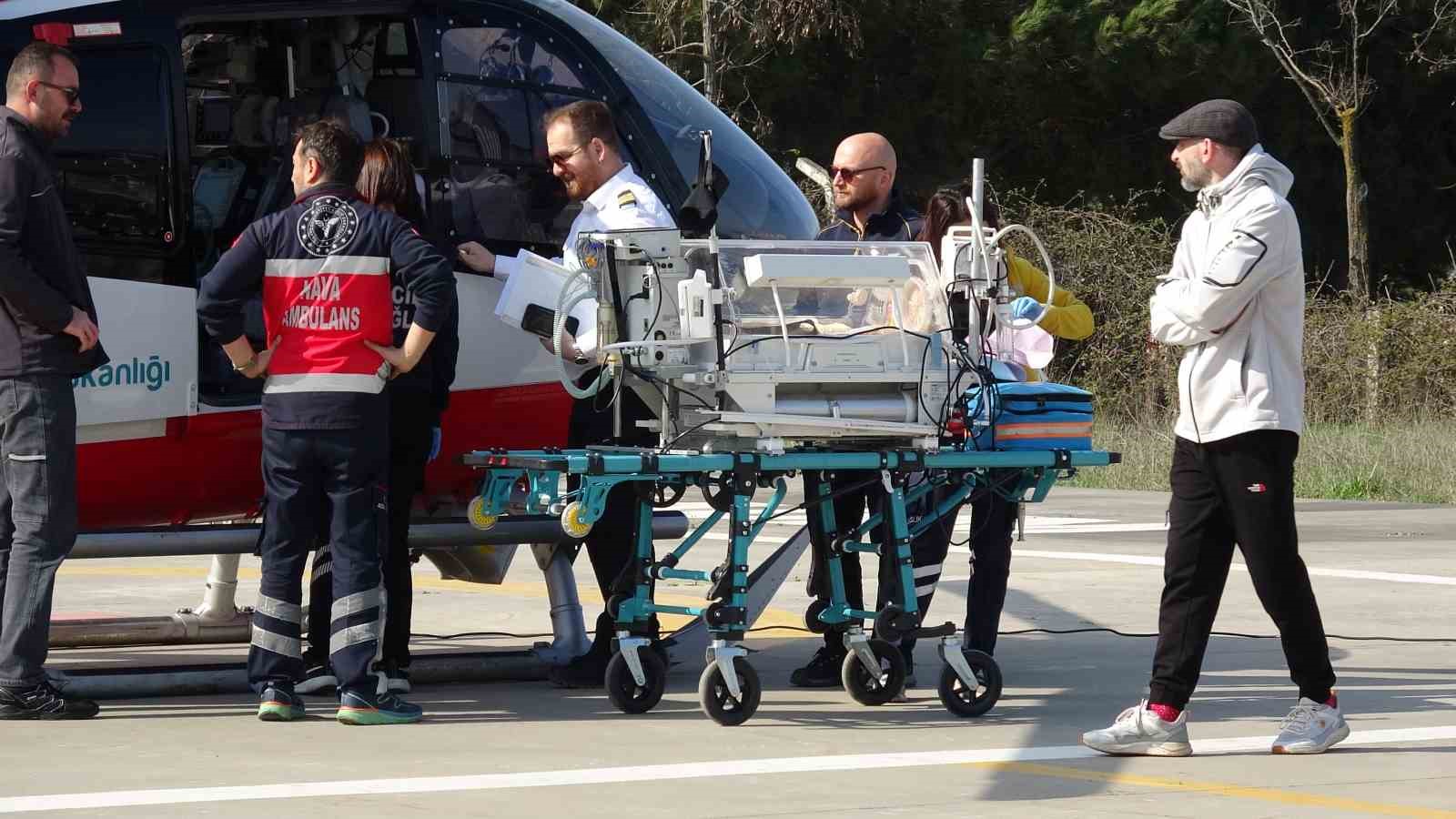ambulans helikopter yeni dogan bebek icin zamanla yaristi 3 W8Iuq3Id