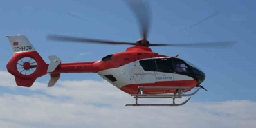 ambulans-helikopter-yeni-dogan-bebek-icin-zamanla-yaristi-VIQKcLRS.jpg