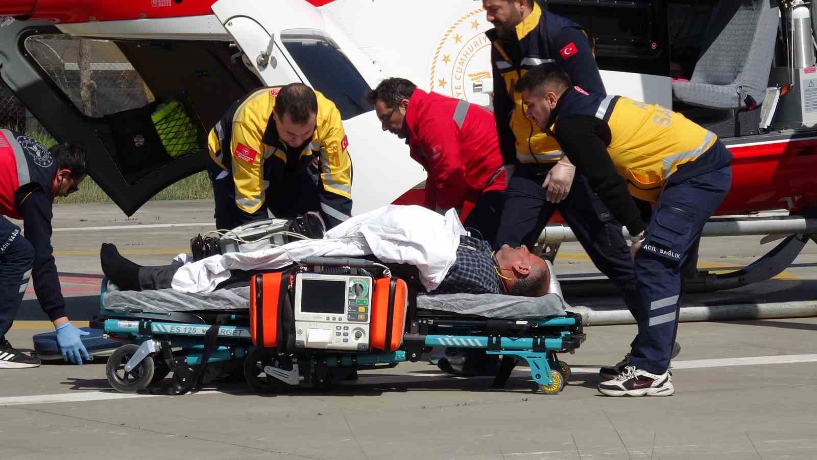 ambulans helikopter zamanla yaristi kalp krizi geciren hasta hayata tutundu 0 1EyfABMa