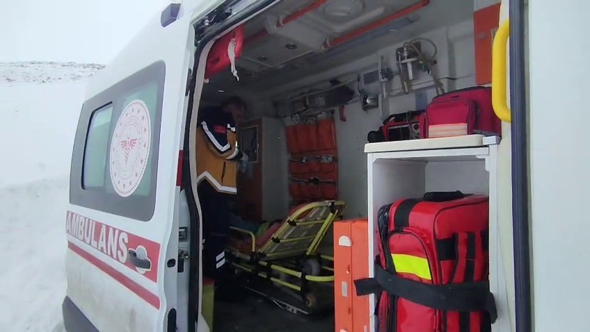 ambulans kara saplandi 6 RcOBsC3s