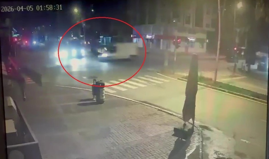 ambulansa carpan aracin surucusu alkollu cikti 0 RHW3r2XP