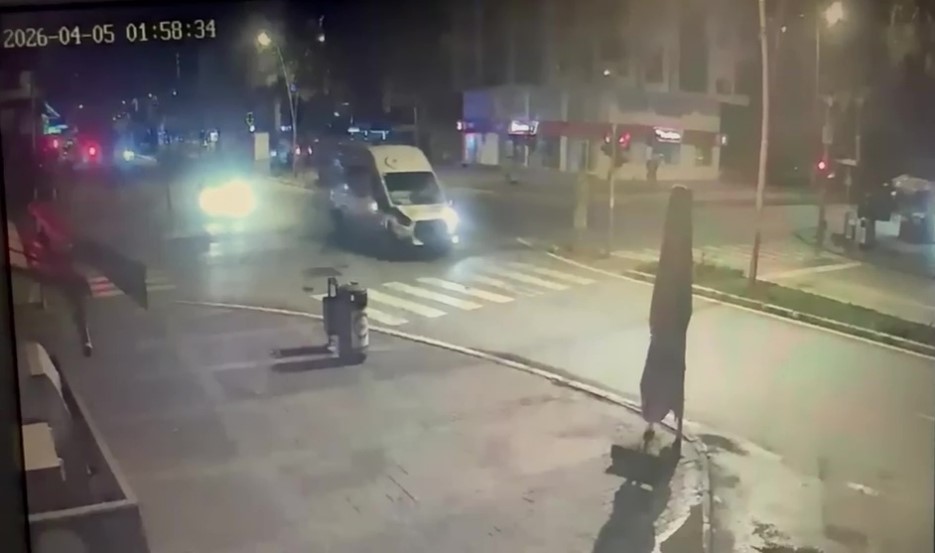ambulansa carpan aracin surucusu alkollu cikti 1 Va7Au2R6