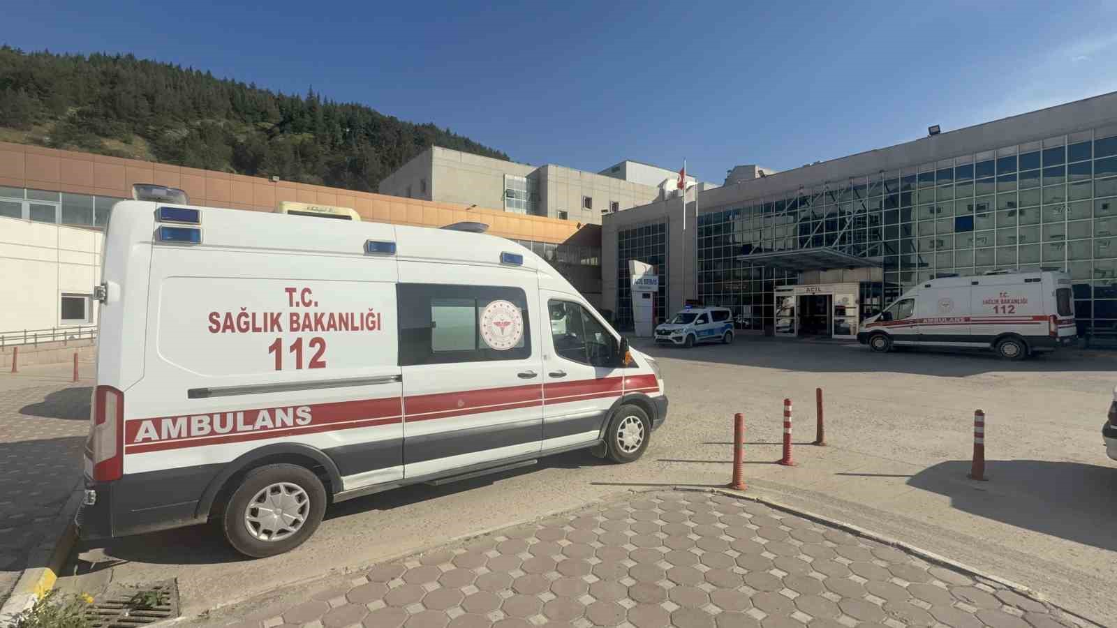 Amca oğulları arasındaki alacak verecek tartışması kanlı bitti: 1 ölü, 3 yaralı 5 amca ogullari arasindaki alacak verecek tartismasi kanli bitti 1 olu 3 yarali 1 N6eRzOYZ