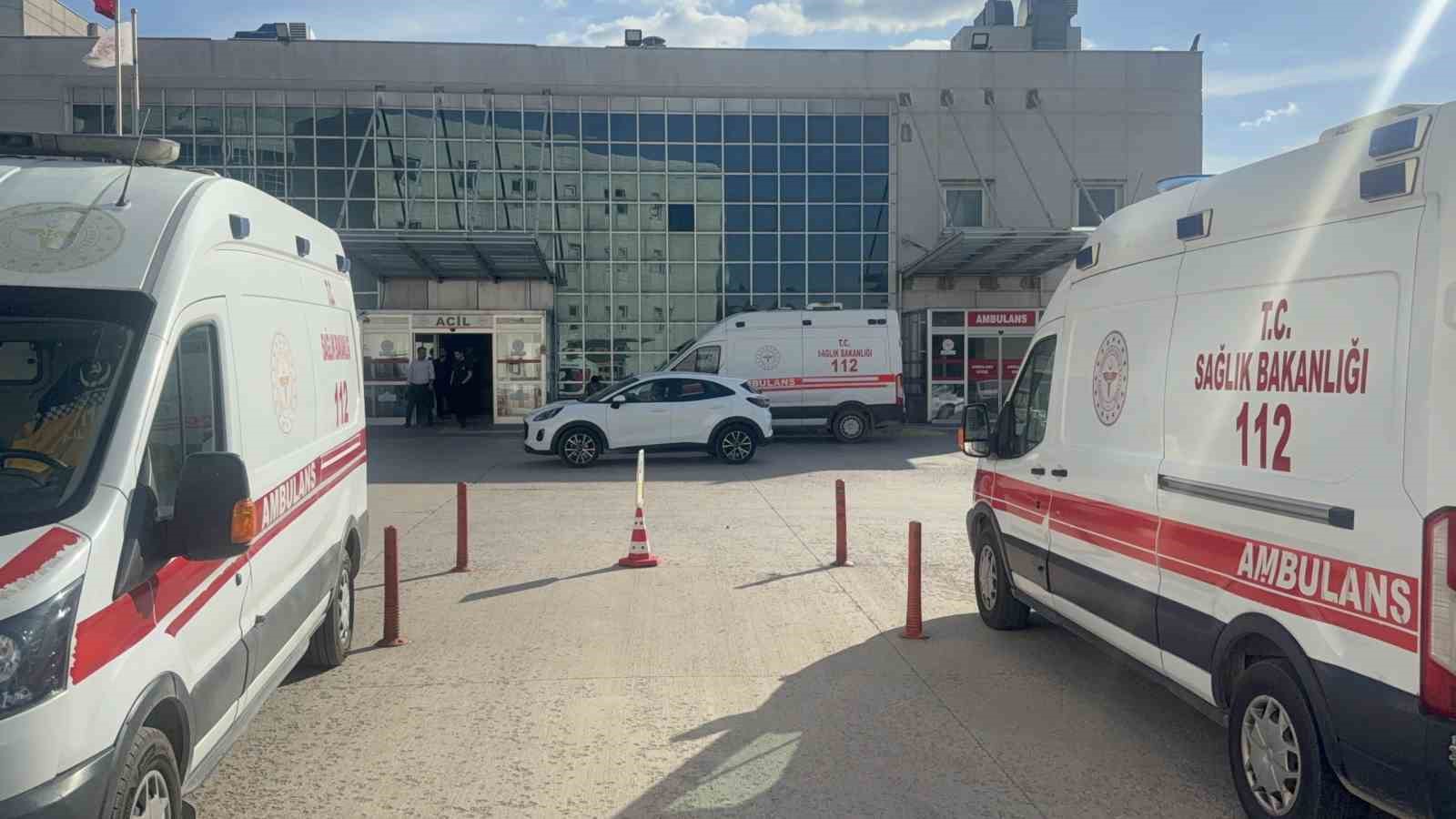 Amca oğulları arasındaki alacak verecek tartışması kanlı bitti: 1 ölü, 3 yaralı 6 amca ogullari arasindaki alacak verecek tartismasi kanli bitti 1 olu 3 yarali 2 gvO9BG4v
