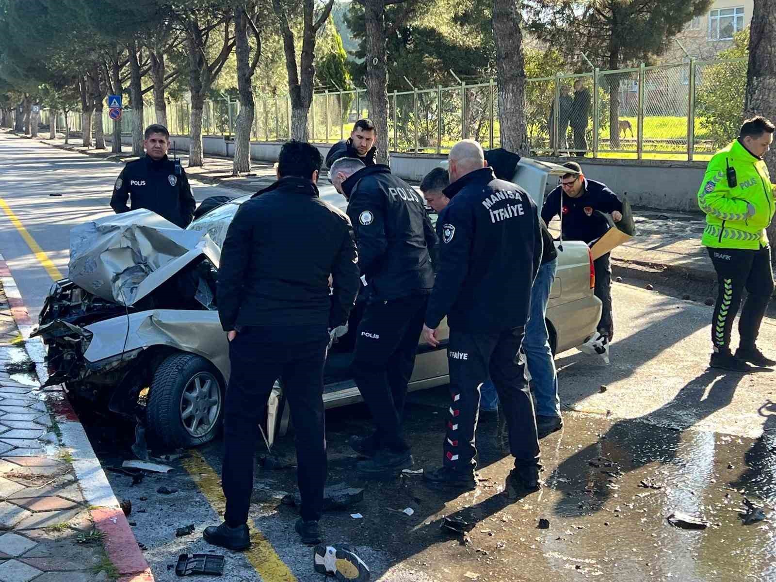 amcasinin aracini izinsiz aldi kacarken kaza yapti 0 rNJ7GtUh