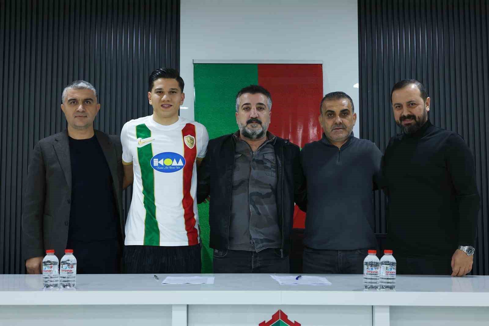 amed sportif faaliyetler atakan mujdeyi kadrosuna katti 2 XaSuLpIr