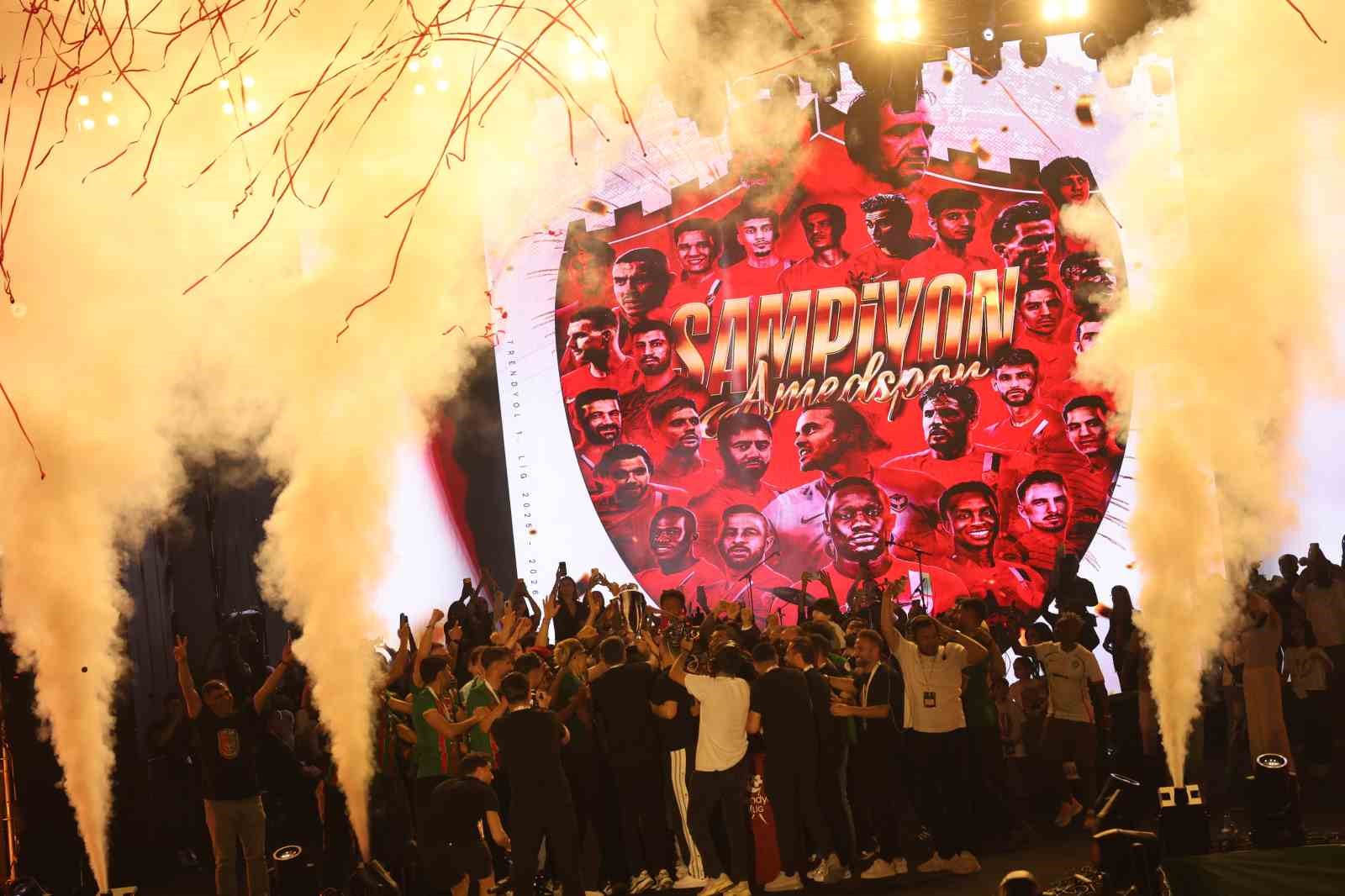 Amed Sportif Faaliyetler kupayı kaldırarak şampiyonluğu kutladı 4 amed sportif faaliyetler kupayi kaldirarak sampiyonlugu kutladi 0 hK4fVsZ7