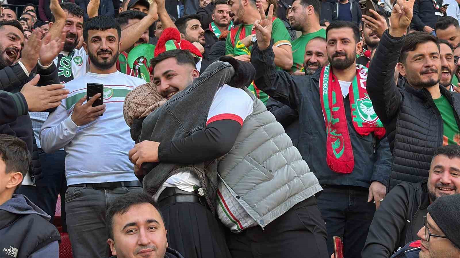 amed sportif faaliyetler maci oncesi tribunde surpriz teklif 3 BBGStaEp