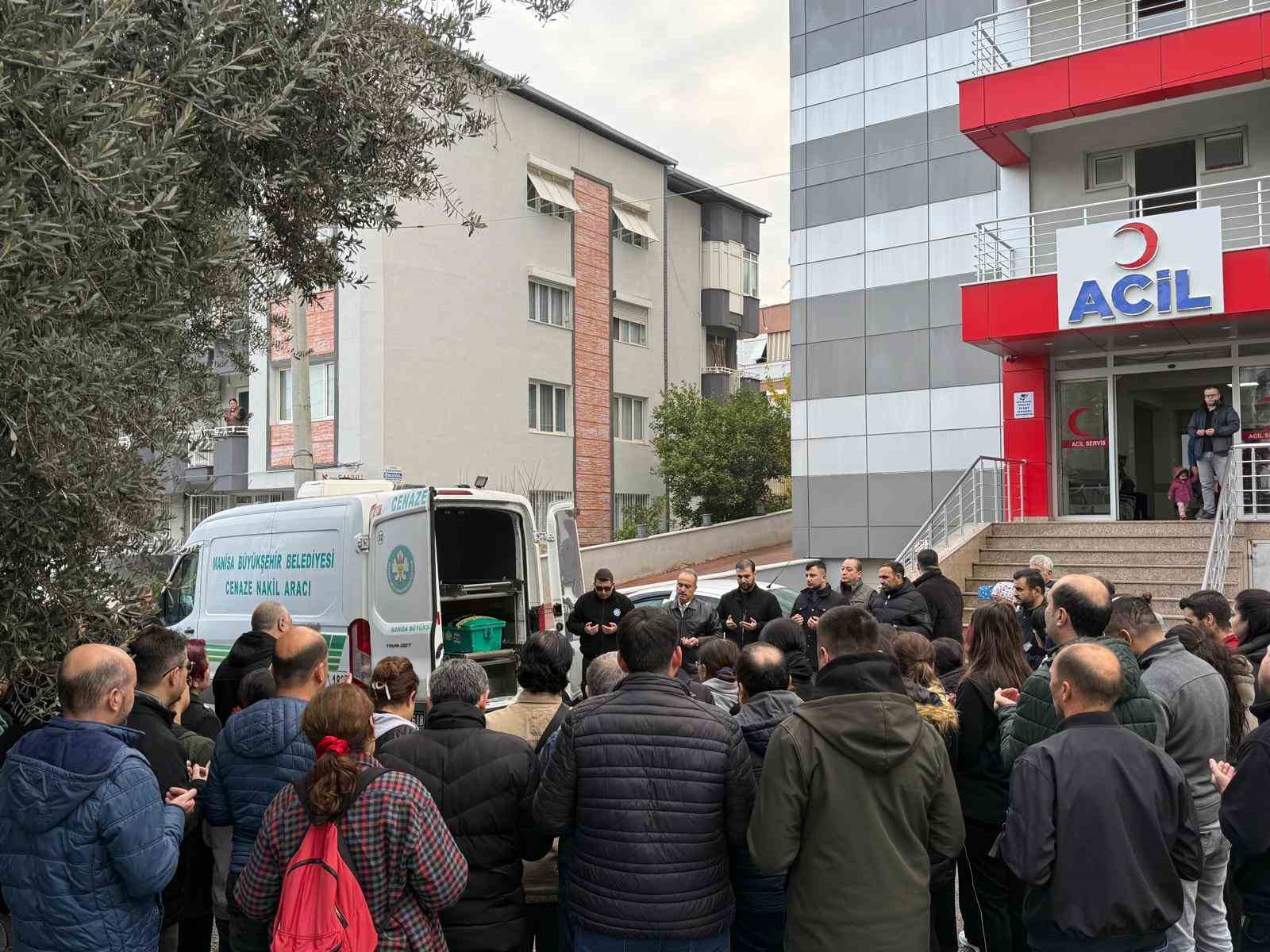 ameliyat yaptigi sirada kalp krizi geciren doktor hayatini kaybetti 0 YQNgX2L2