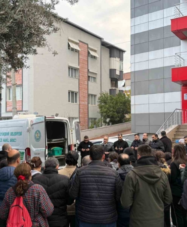ameliyat-yaptigi-sirada-kalp-krizi-geciren-doktor-hayatini-kaybetti-hV1rygjH.jpg