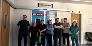 ameliyathanede-baslayan-ask-evlilikle-taclandi-cgaBSkuC.jpg