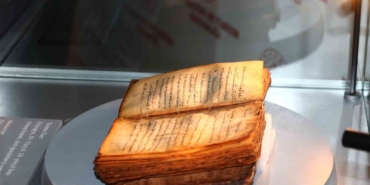 amharca-dilinde-kaleme-alinmis-tarihi-eser-etiyopyaya-iade-edildi-jQ7teIZ1.jpg