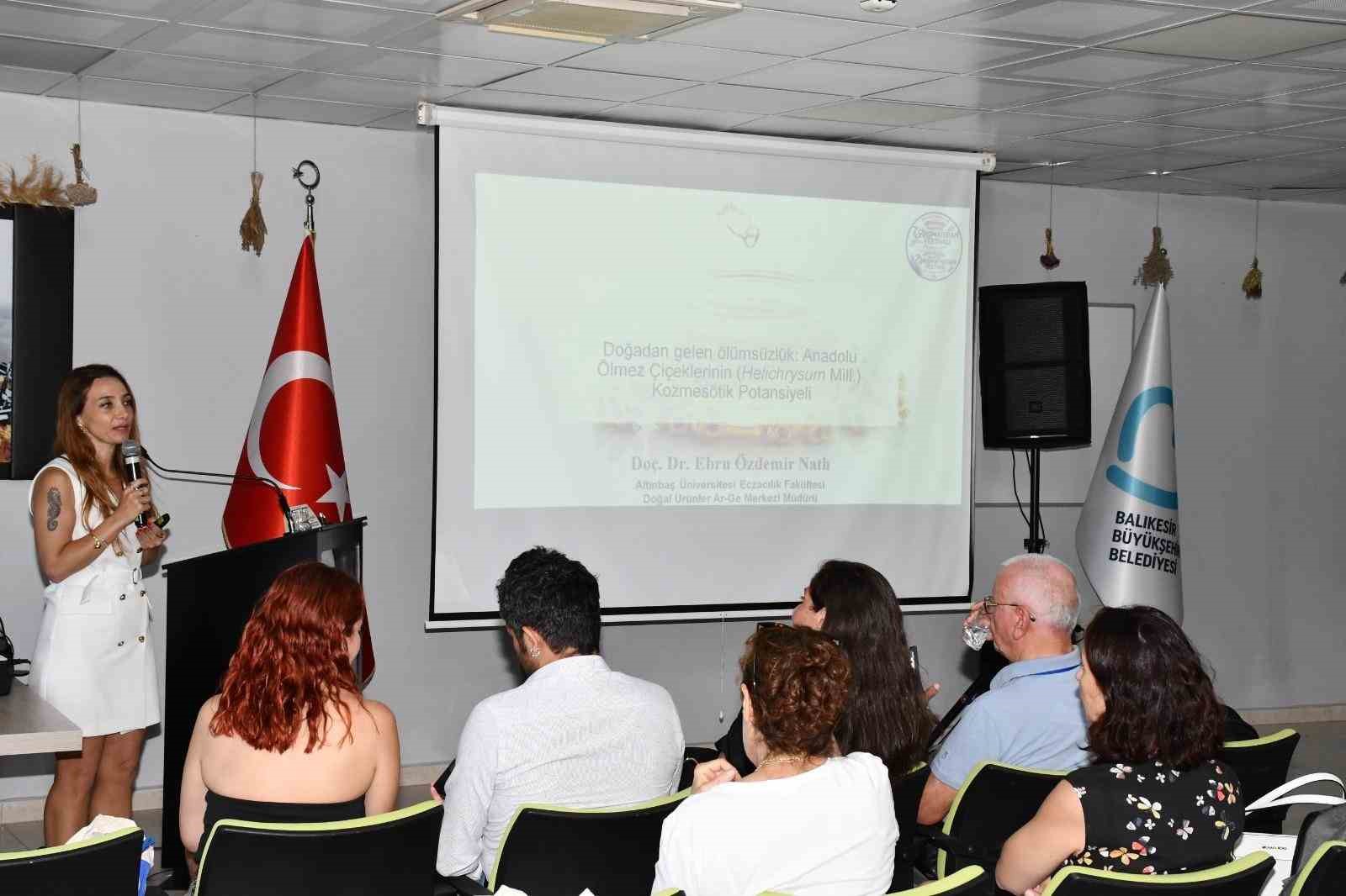anadolu olmez ciceklerinin kozmesotik potansiyeli bacemde konusuldu 0 EeXsGhPJ