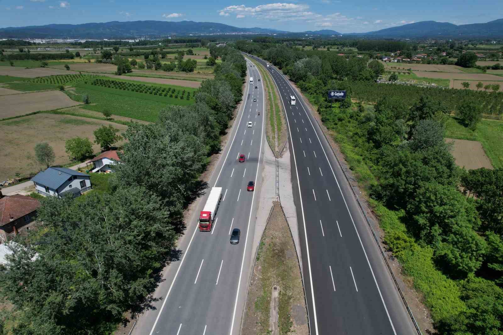 anadolu otoyolu sakarya gecisinde trafik havadan goruntulendi 0 XQUOVRPq