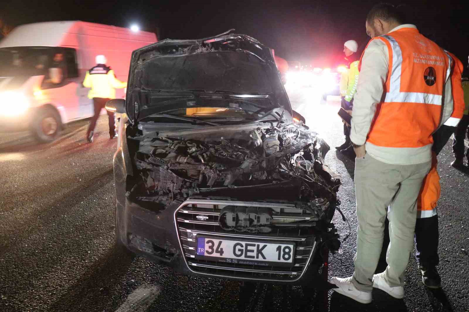Anadolu Otoyolu’nda aynı istikamette giden otomobil ile minibüs çarpıştı: 1 ölü, 3 yaralı 8 anadolu otoyolunda ayni istikamette giden otomobil ile minibus carpisti 1 olu 3 yarali 4 wgnETqAX