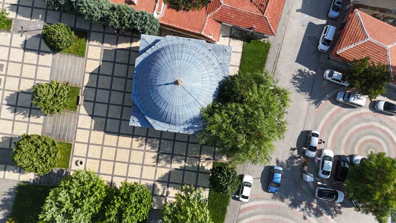 anadolu topraklarinin ilk kabe minyaturu 752 yasindaki bu camide 1 JRQzKWai