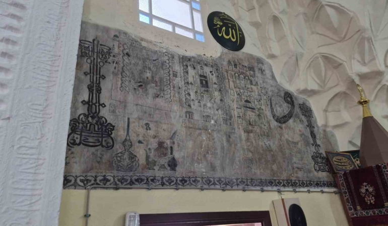 anadolu-topraklarinin-ilk-kabe-minyaturu-752-yasindaki-bu-camide-2vMR6VNq.jpg