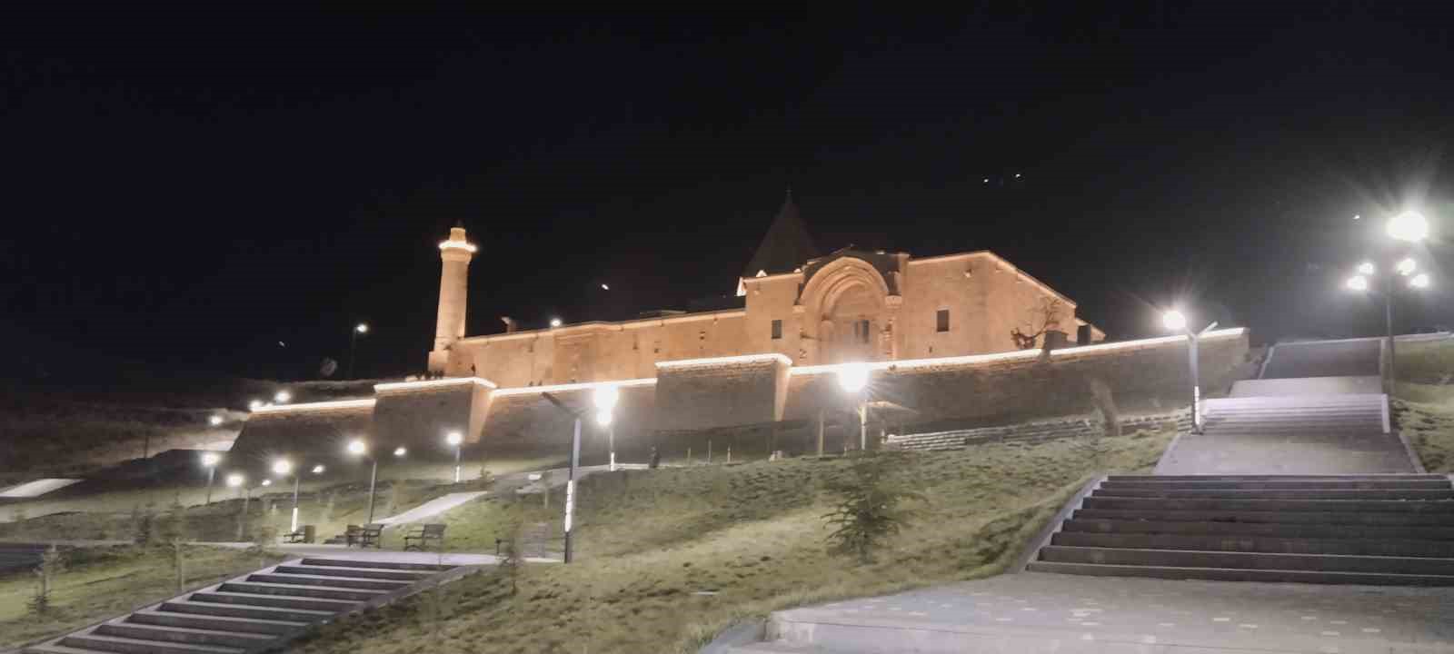 anadolunun el hamrasi kadir gecesinde doldu tasti 1 WYNYM8SN