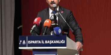 anahtar-parti-genel-baskani-agiralioglu-kursude-konusurken-depreme-yakalandi-lDUJ3jQ1.jpg
