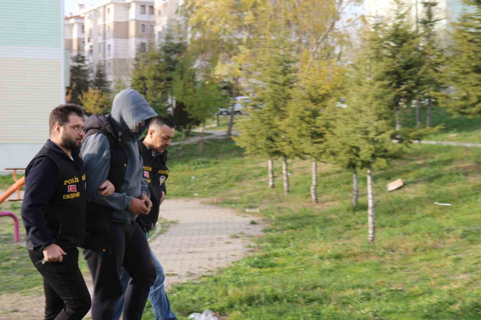 anahtari uzerinde birakilan motosikletin calinma ani kamerada 3