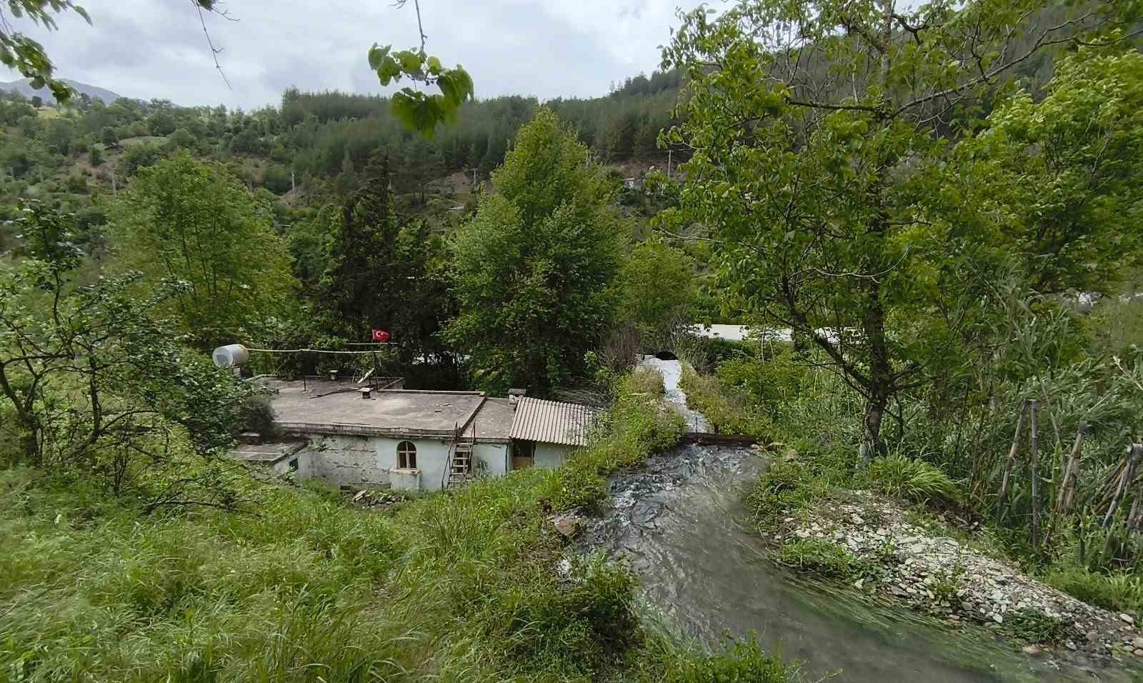 Anamur’da 200 yıllık su değirmeni zamana direniyor 5 anamurda 200 yillik su degirmeni zamana direniyor 1 mM4cgCp5