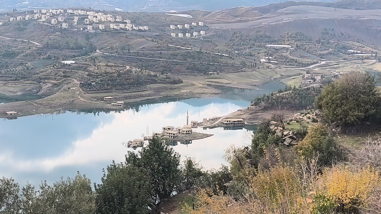 anamurda sular altinda kalan koyden geriye bir minare kaldi 4 XHIClDB3