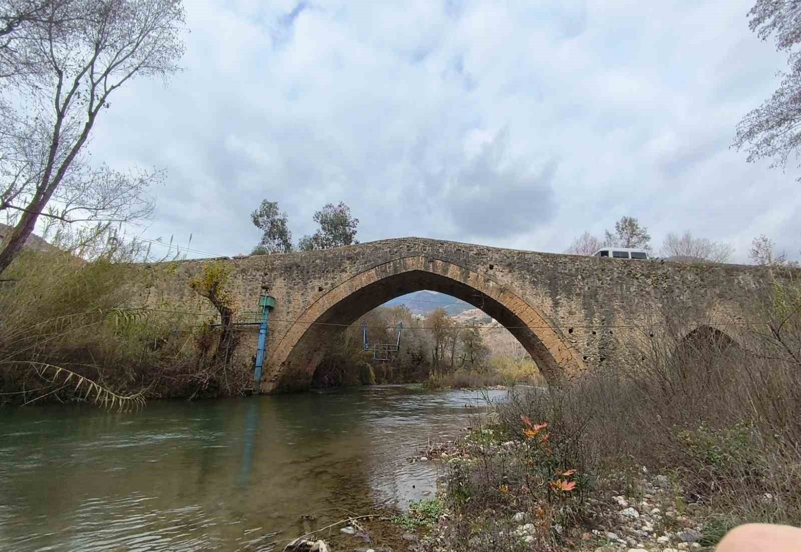 anamurda sular altinda kalan koyden geriye bir minare kaldi 5 3pyRT8D6