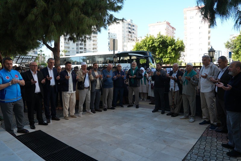 anamurlu haci adaylari dualarla kutsal topraklara ugurlandi 1 J5pCq361