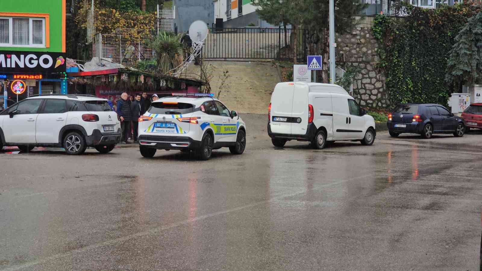 Anaokulu önünde kayan kamyonet 4 yaşındaki çocuğun ölümüne yol açtı 6 anaokulu onunde kayan kamyonet 4 yasindaki cocugun olumune yol acti 2 g2jiuswd
