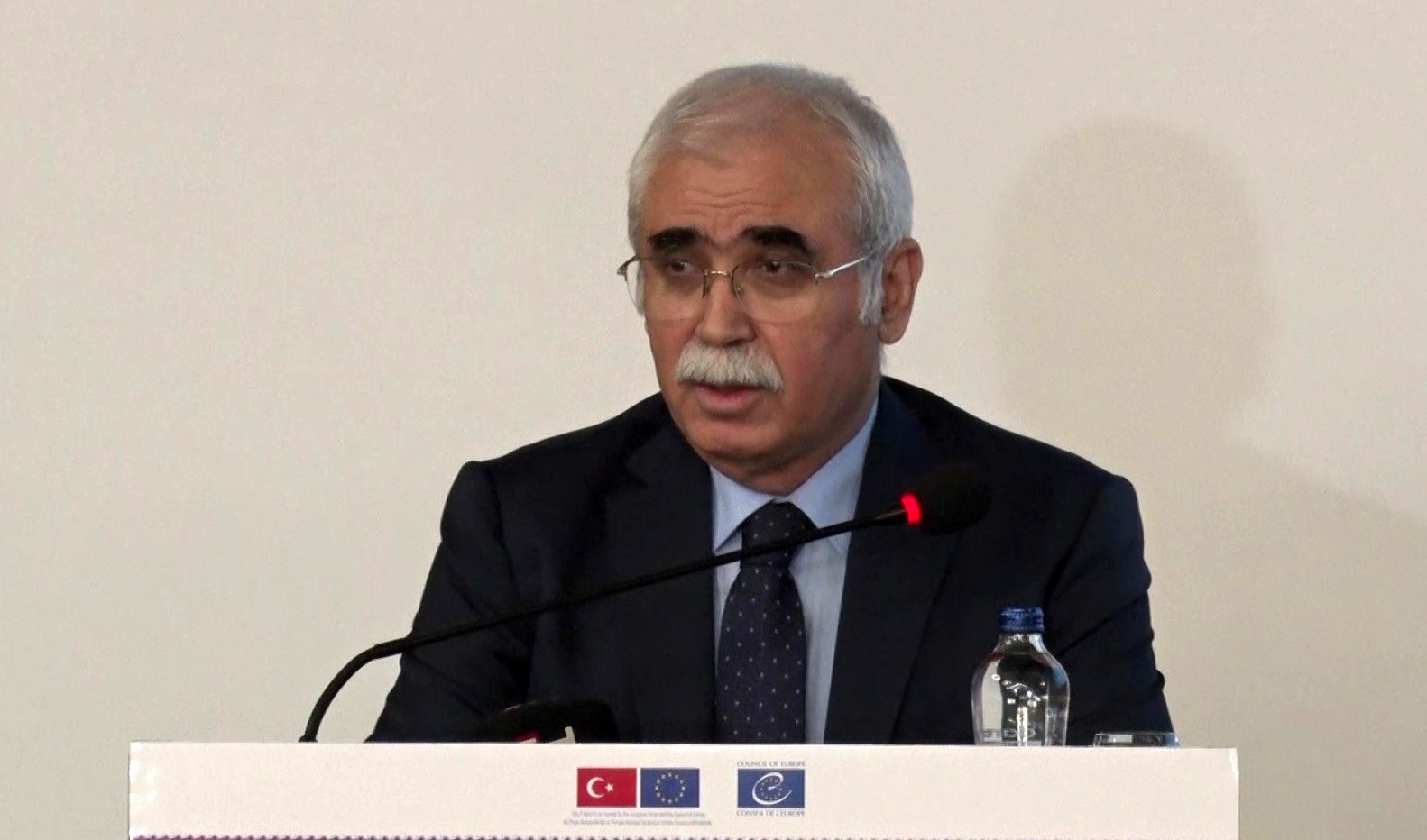 anayasa mahkemesi baskani ozkaya anayasa mahkemesi anayasal degerlerin korunmasi noktasindaki kararliligini surdurmektedir 0