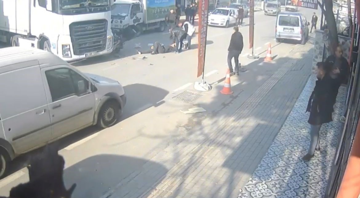 anayola cikan tira motokurye boyle carpti 1 F9MZS5hF