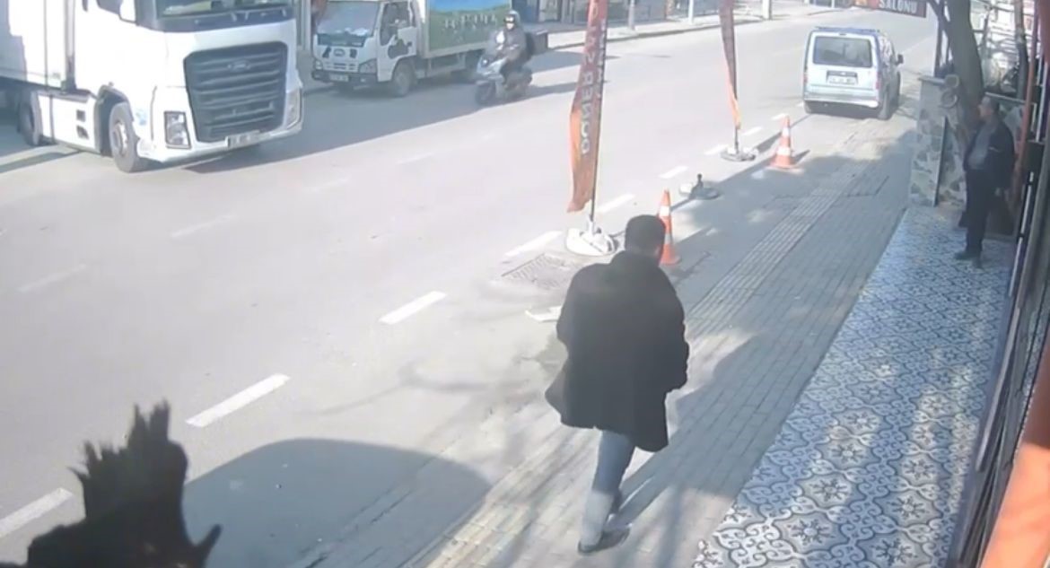 anayola cikan tira motokurye boyle carpti 2 KK7iiErB