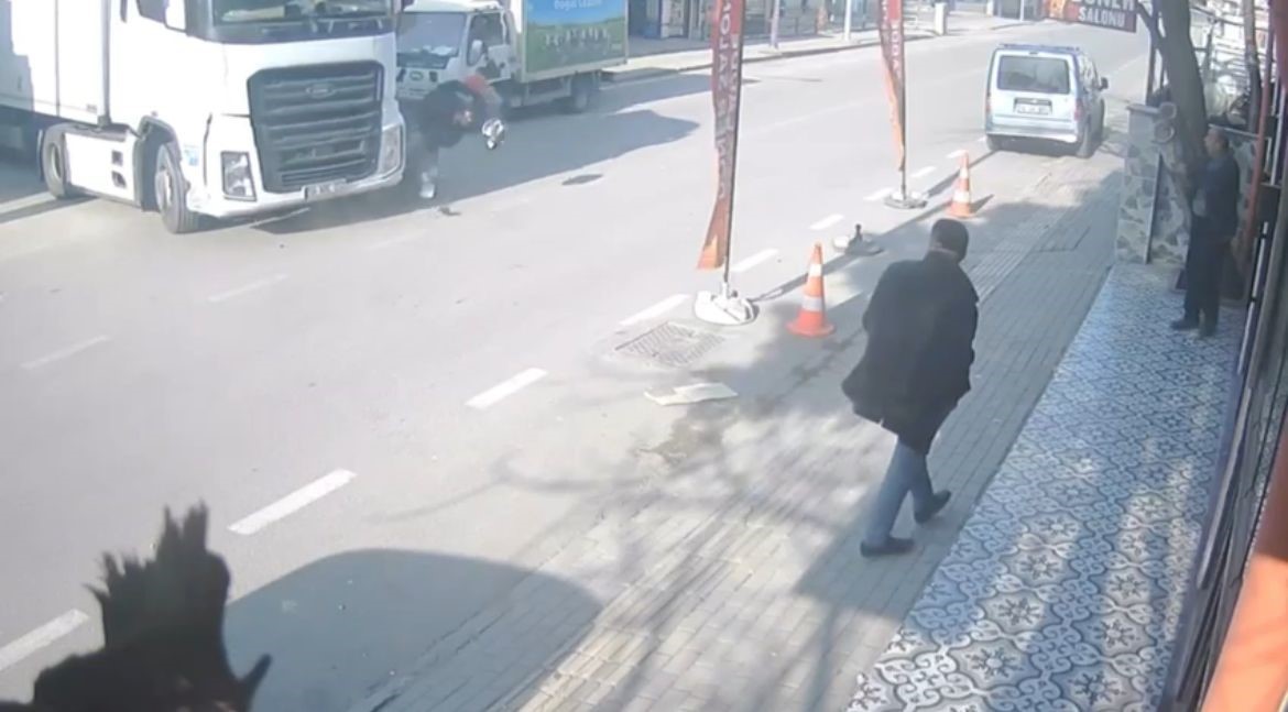 anayola cikan tira motokurye boyle carpti 4 mPhyF2rl