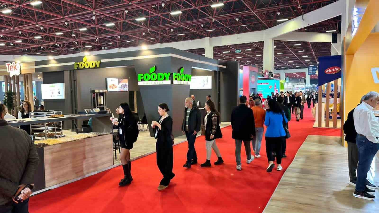 anfasta iki fuar tek cati altinda ayni anda kapilarini acti 2 luHSP1pb