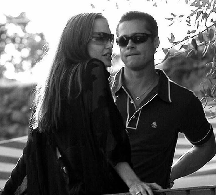 Hollywood’un bir zamanlar “rüya çifti” olarak görülen Angelina Jolie ve Brad Pitt, yıllar önce biten aşklarının ardından hâlâ mahkeme salonlarından çıkamıyor. Ayrılıklarından sonra adeta bir güç savaşına dönüşen çekişmeleri yeniden gündemde.