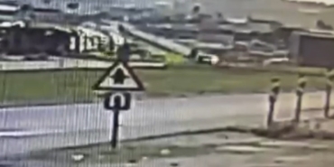 ani-manevra-yapan-motosikletliye-otomobil-carpti-pPDpbHiD.jpg