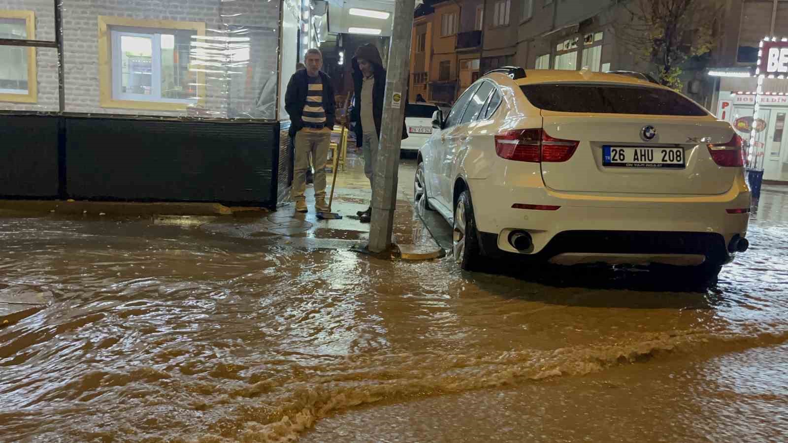 aniden bastiran yagmur avrupa kentini felc etti 6 V5BRfyL6