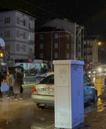 aniden-bastiran-yagmur-avrupa-kentini-felc-etti-nSC3zl5u.jpg