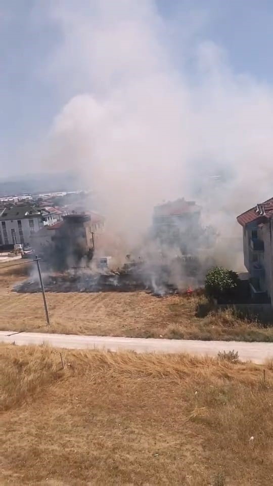 Anız yangınında 20 dönüm tarım alanı yandı 5 aniz yangininda 20 donum tarim alani yandi 1 qNmGrM8t