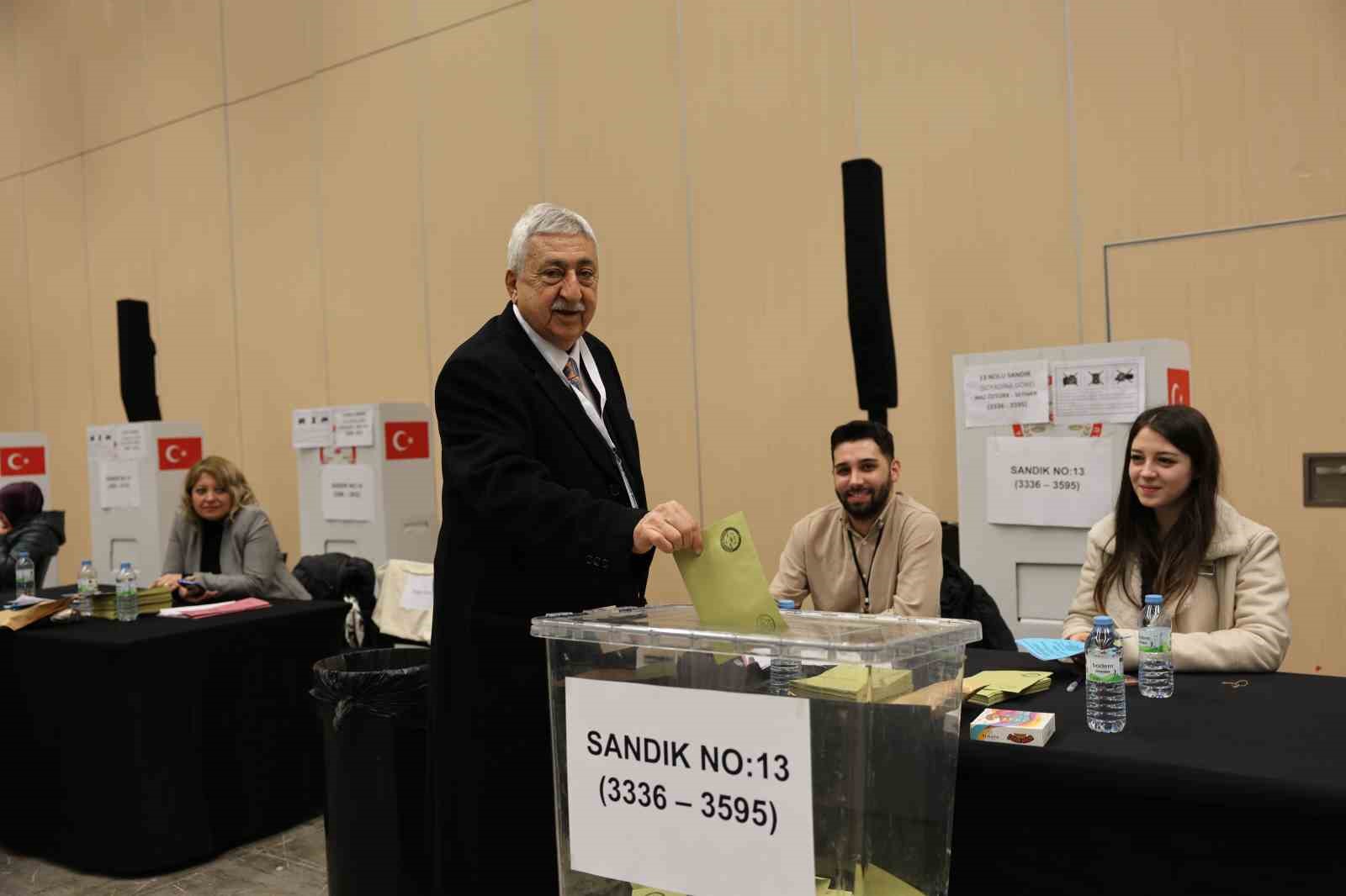 ankara bakkallar odasinda bendevi palandoken guven tazeledi 0 H5DICJHV