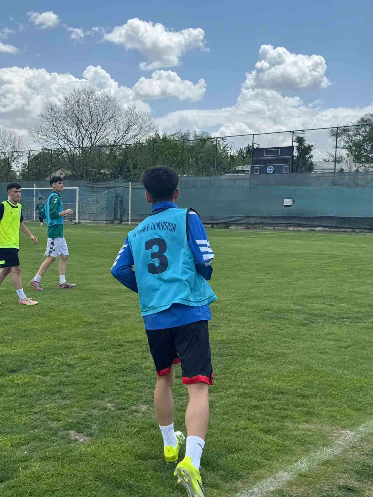 Ankara Demirspor Futbol Akademisi seçmelerine 3 binin üzerinde katılım 8 ankara demirspor futbol akademisi secmelerine 3 binin uzerinde katilim 4 s69QHOsg